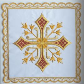 Palka biała haftowana krzyż (1)