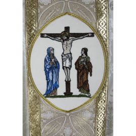 Ornat gotycki ecru, haftowany, Ukrzyżowanie Pana Jezusa (179K)