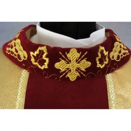 Ornat gotycki złoty, haftowany, pas aksamit (180K)