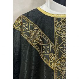 Ornat semi gotycki + stuła, kolor czarny, tkane pas (42K)