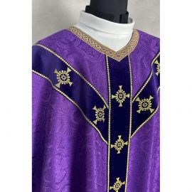 Ornat semi gotycki fioletowy + akcesoria, tkanina żakard, pasy aksamit (108K)