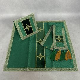 Ornat semi gotycki zielony + akcesoria, tkanina żakard, pasy aksamit (110K)