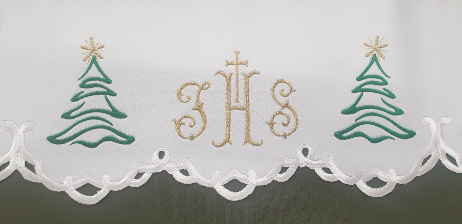 Obrus ołtarzowy haftowany Choinki + IHS (239)