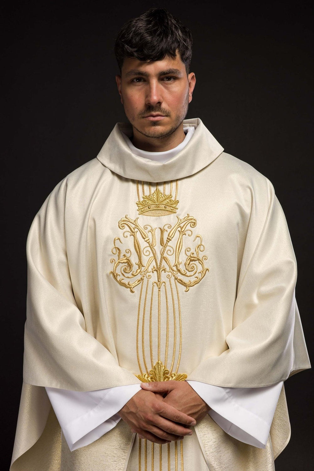 Ornat Maryjny błyszczący z kamieniami - ecru (H71)