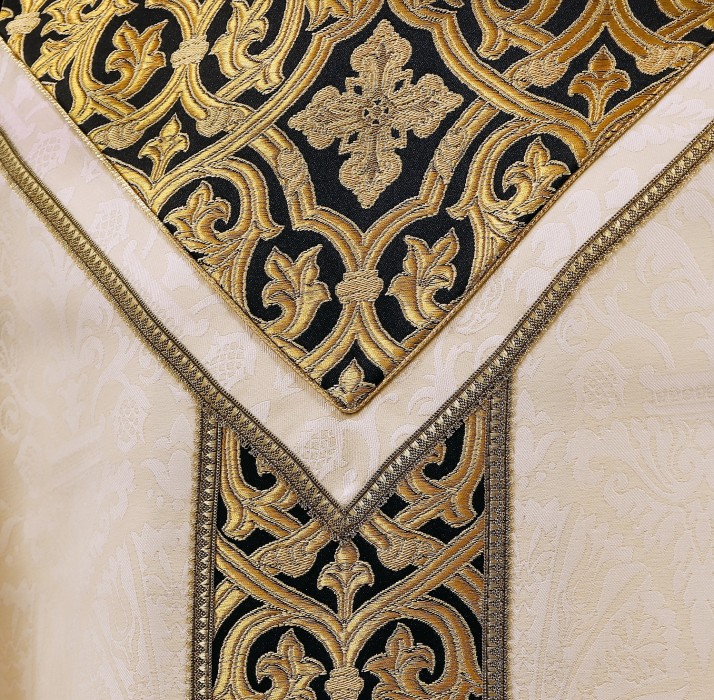 Ornat liturgiczny z czarno złotym brokatem bez kołnierza - zdjęcie 3