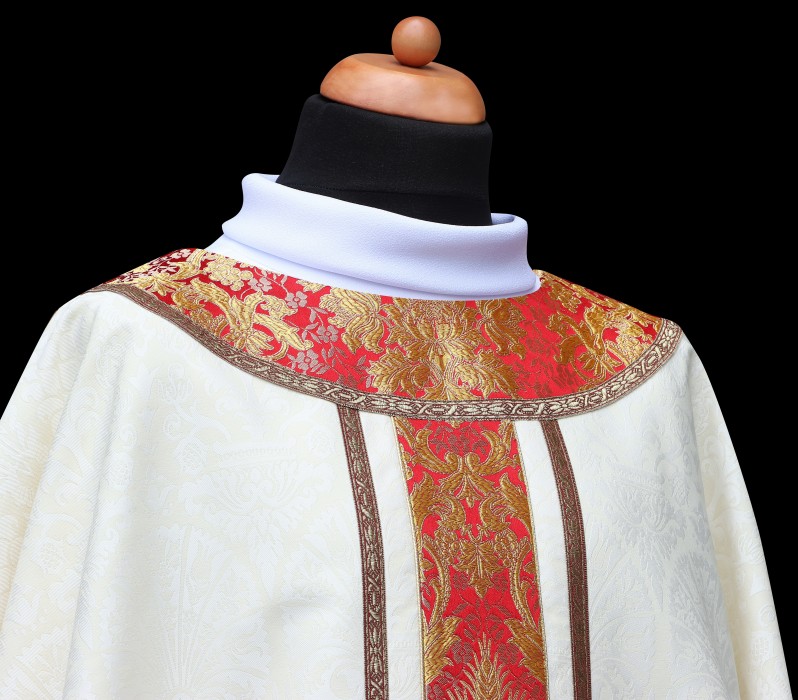 Ornat kapłański z tkaniną brokatową bez kołnierza - zdjęcie 3