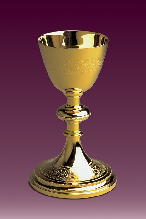 Kielich zdobiony grawerunkiem lub bez grawru h: 20,5 cm.