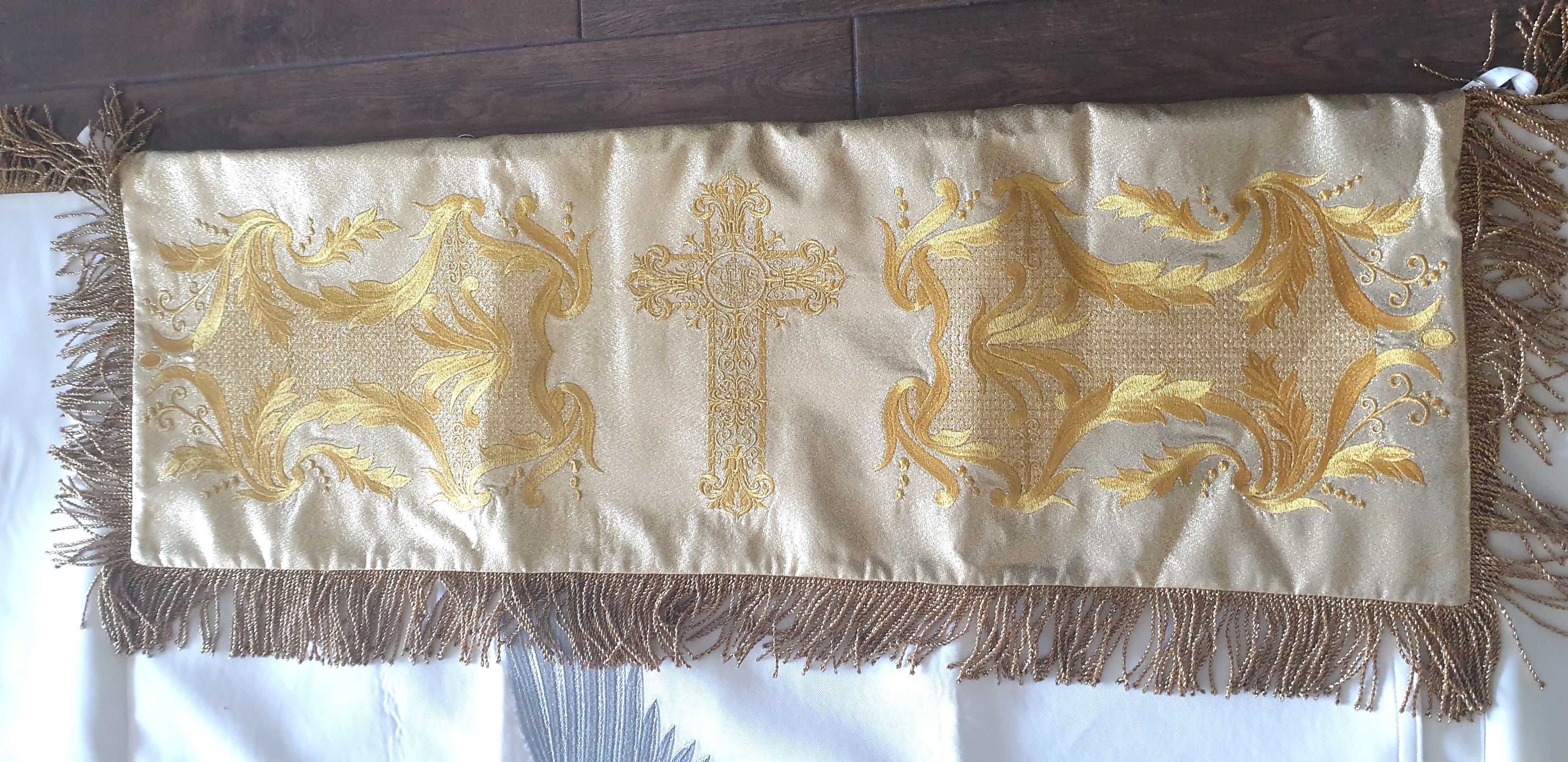 Baldachim  haftowany na 4 drzewce (T) - zdjęcie 2 - Baldachim  haftowany na 4 drzewce (T)