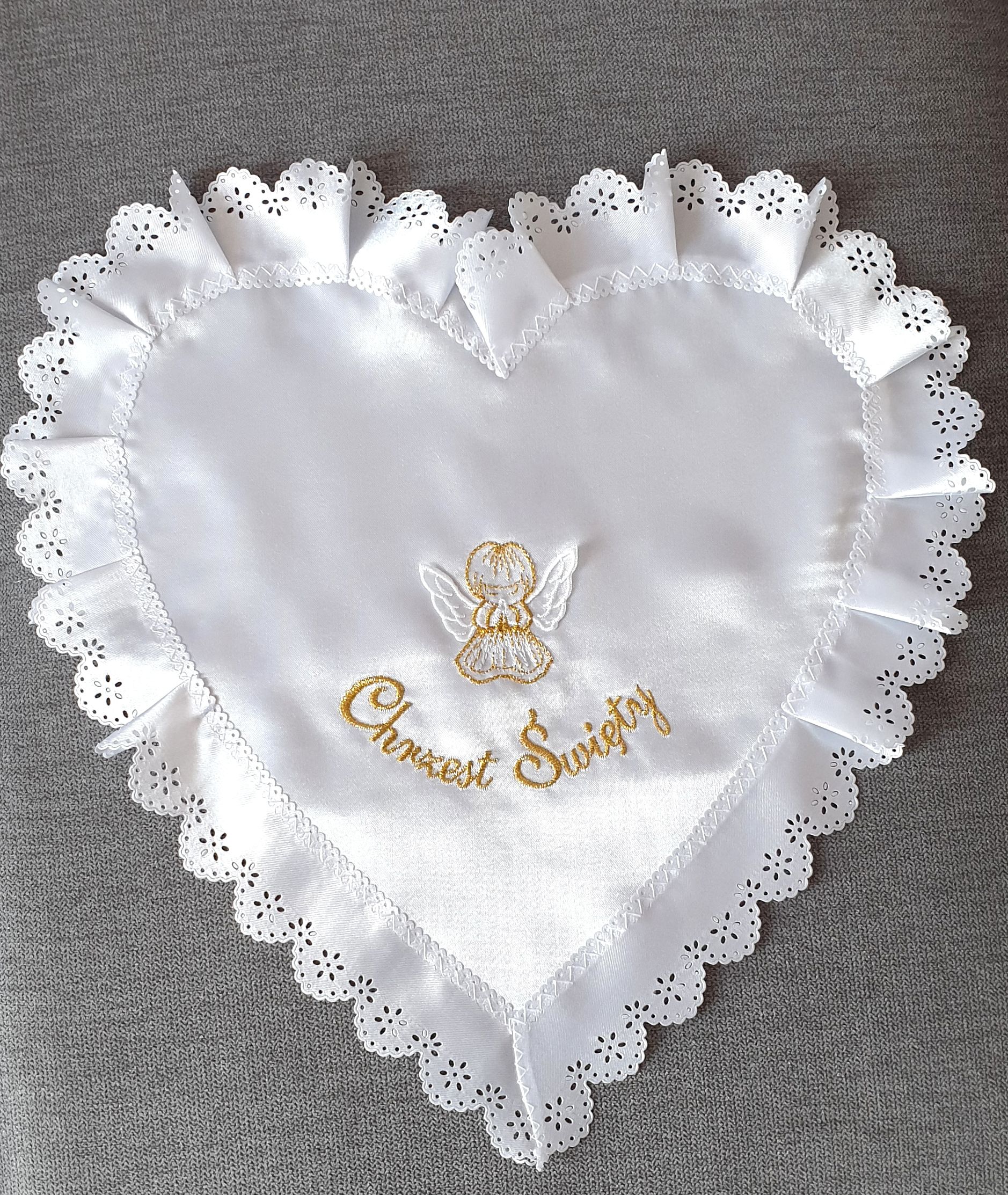 Szatka do chrztu haftowana (2)
