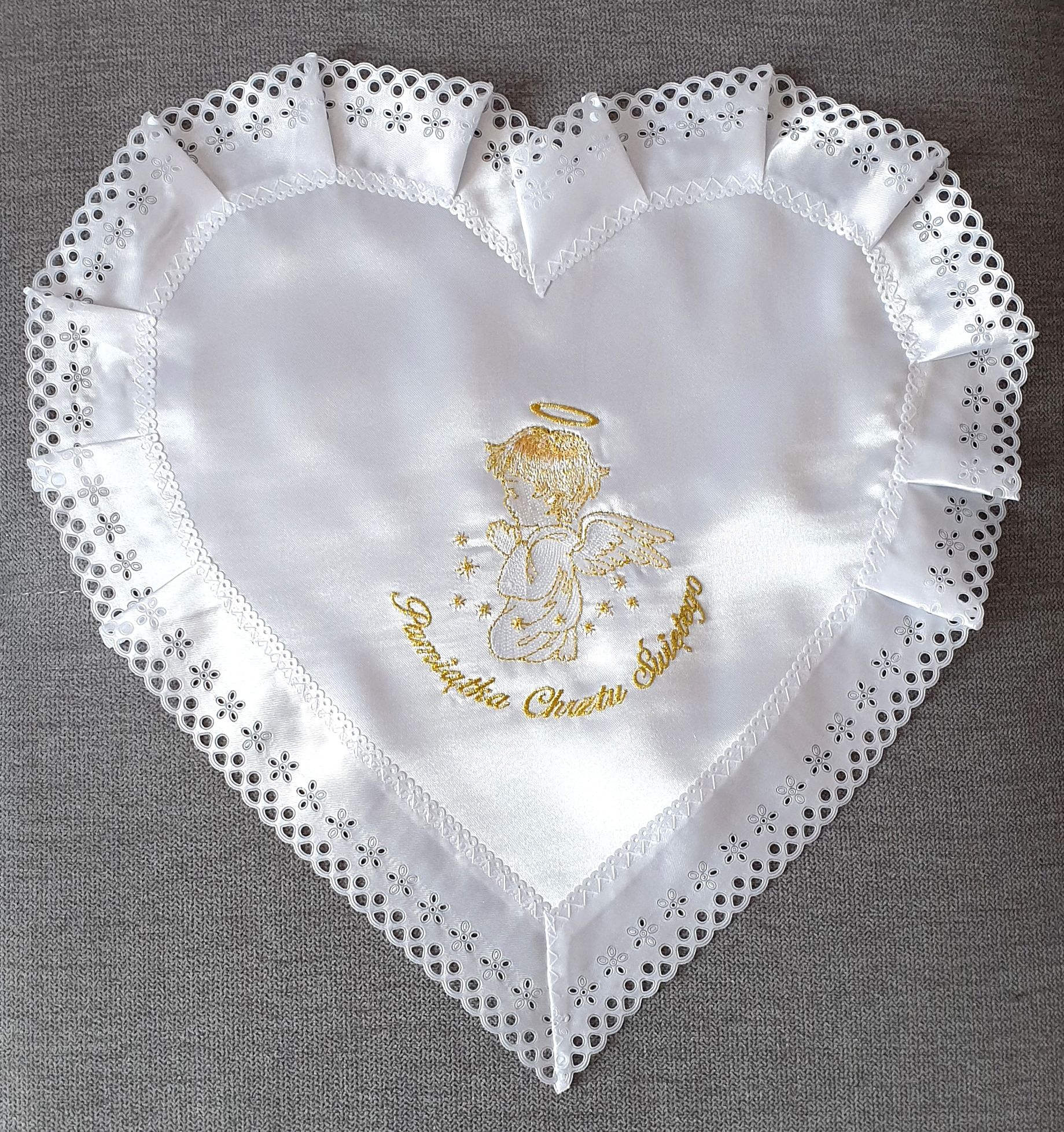 Szatka do chrztu haftowana (4)