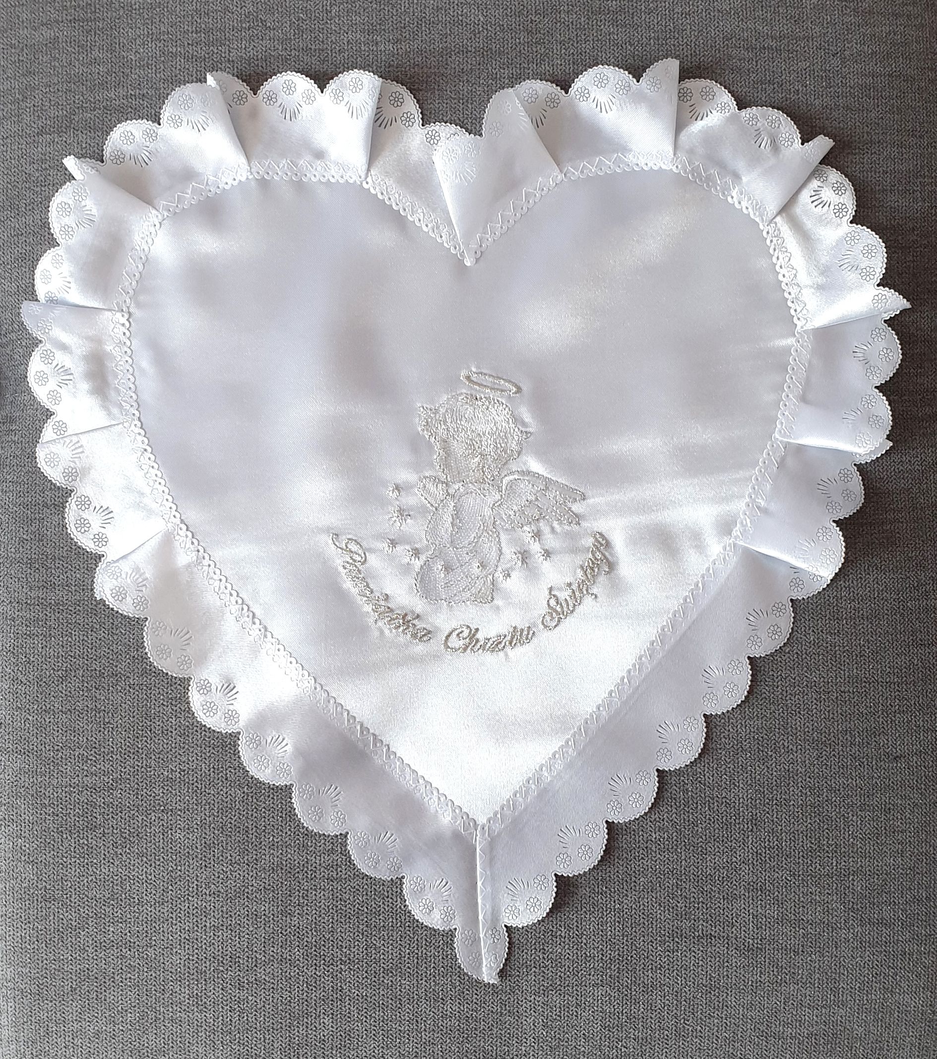 Szatka do chrztu haftowana (5)