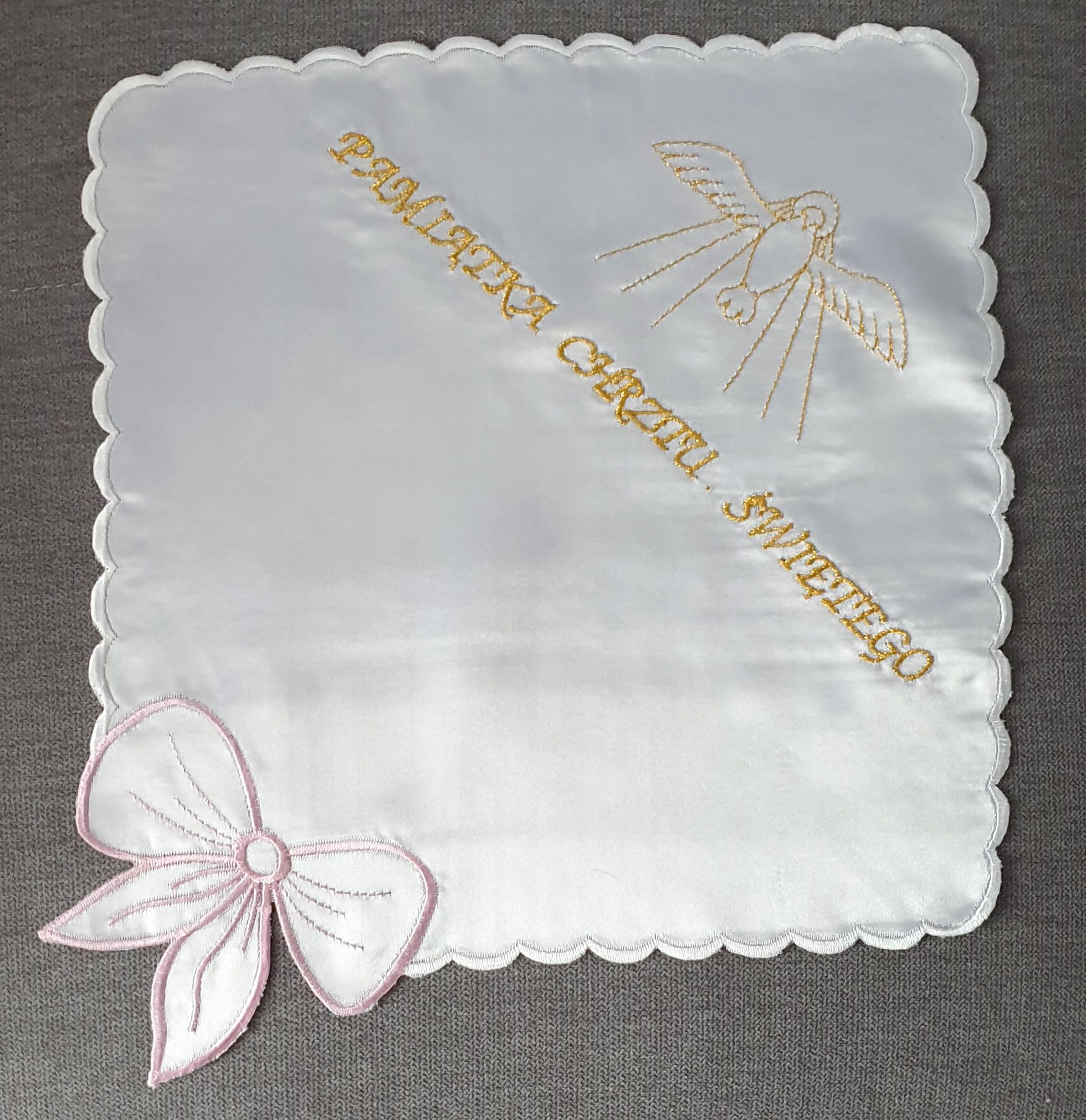 Szatka do chrztu haftowana (6)