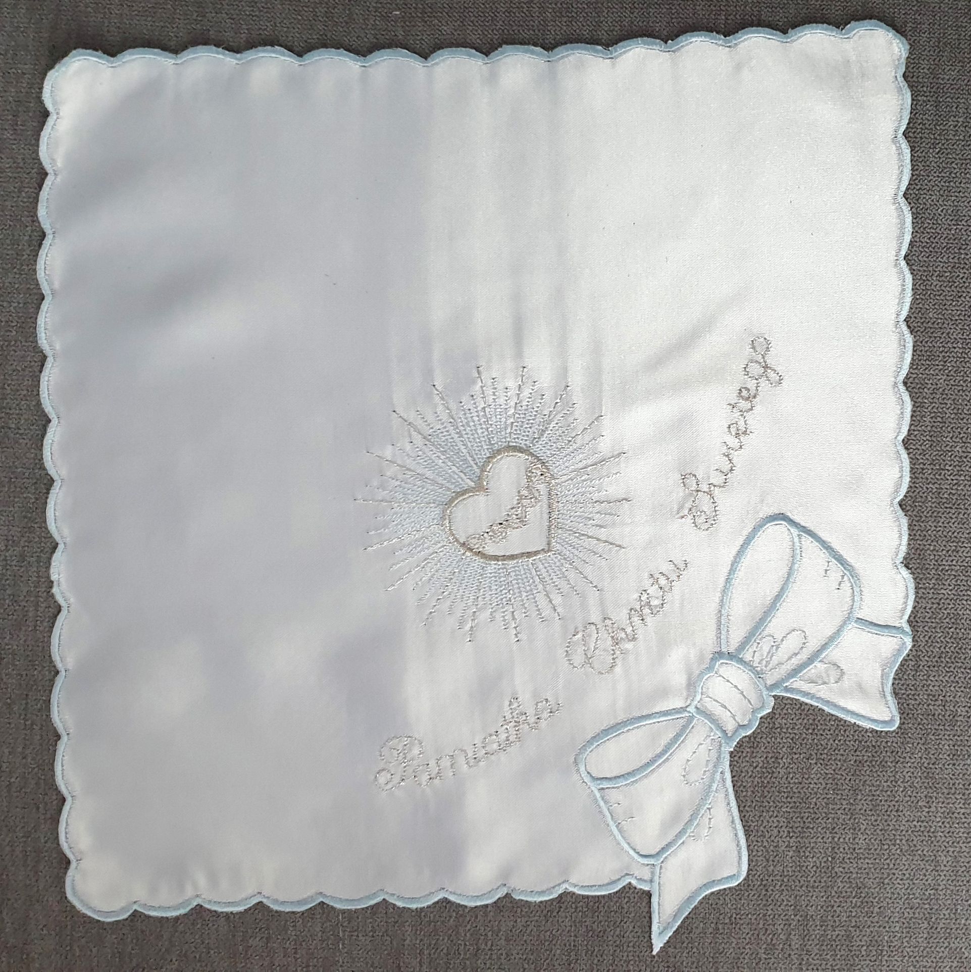 Szatka do chrztu haftowana (11)