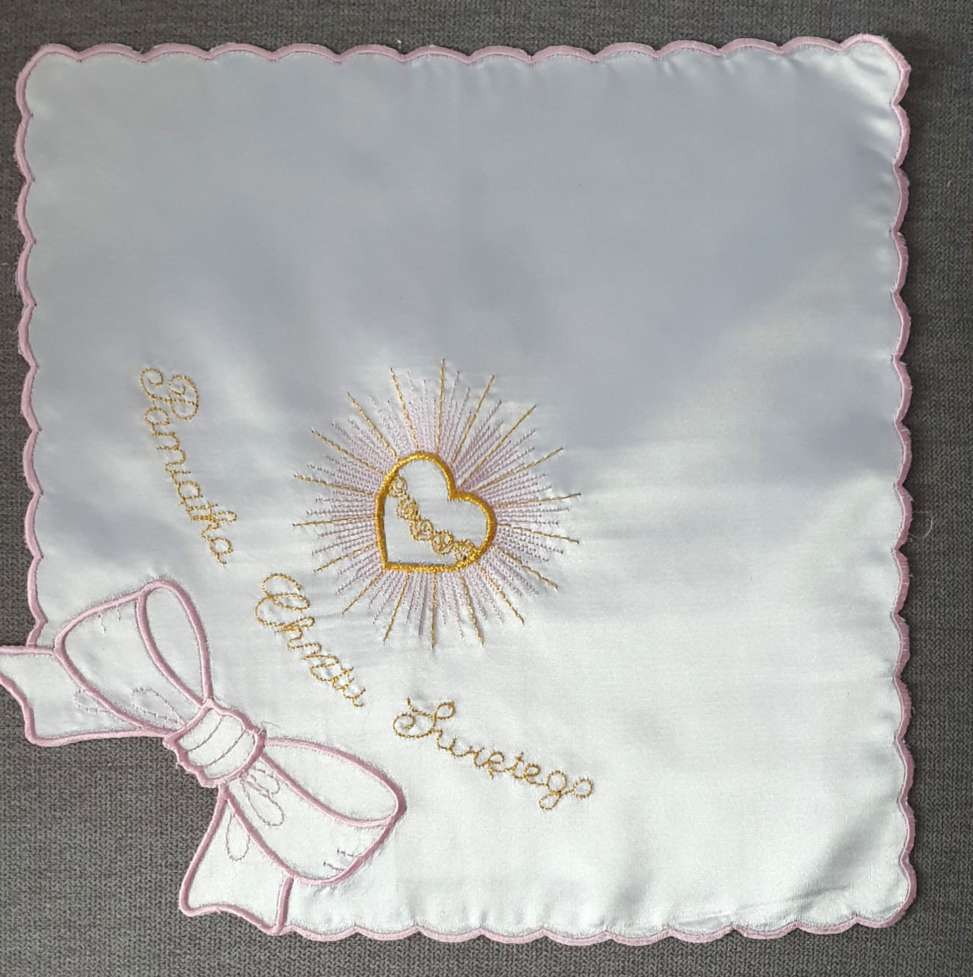 Szatka do chrztu haftowana (13)