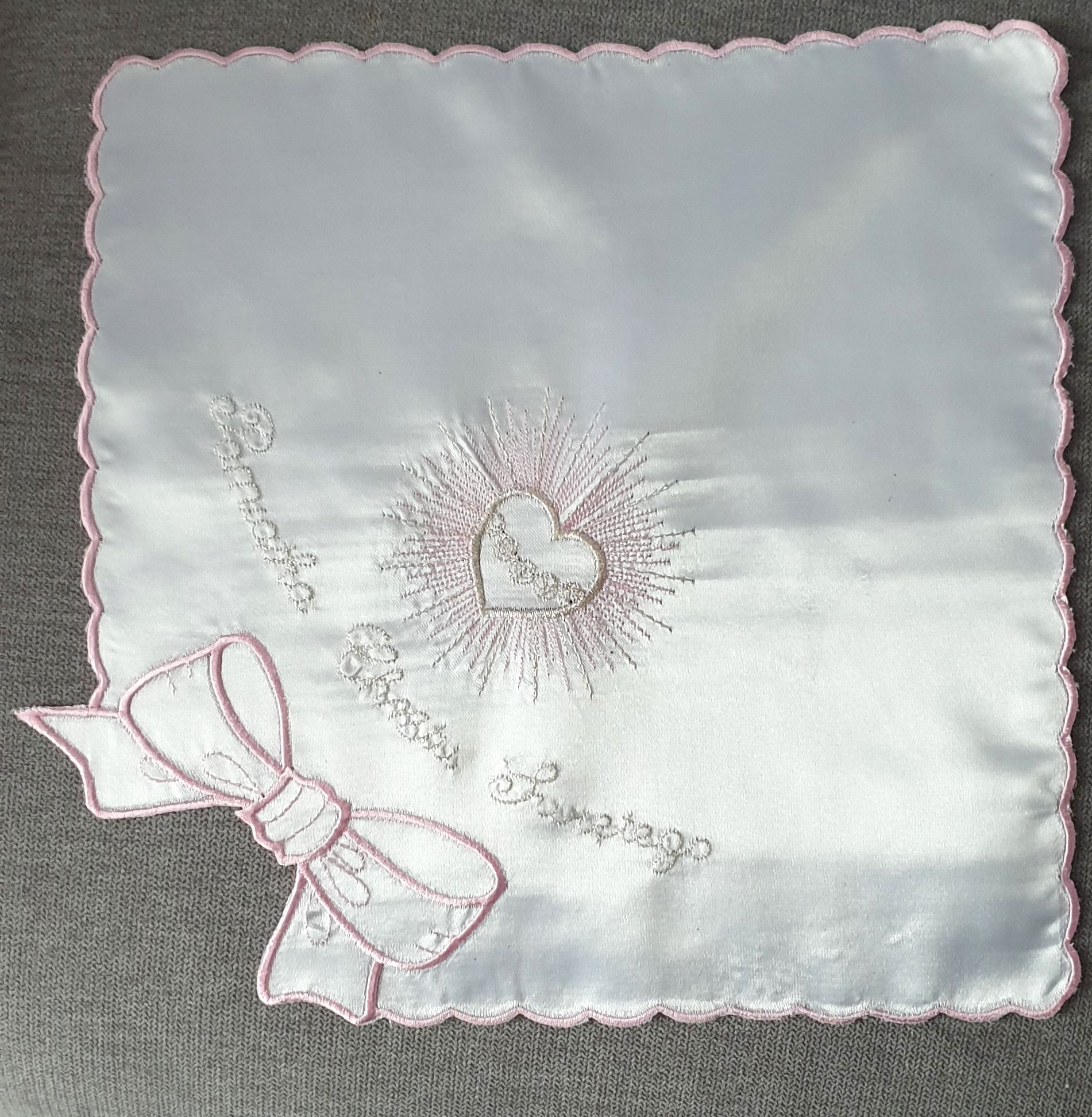 Szatka do chrztu haftowana (14)