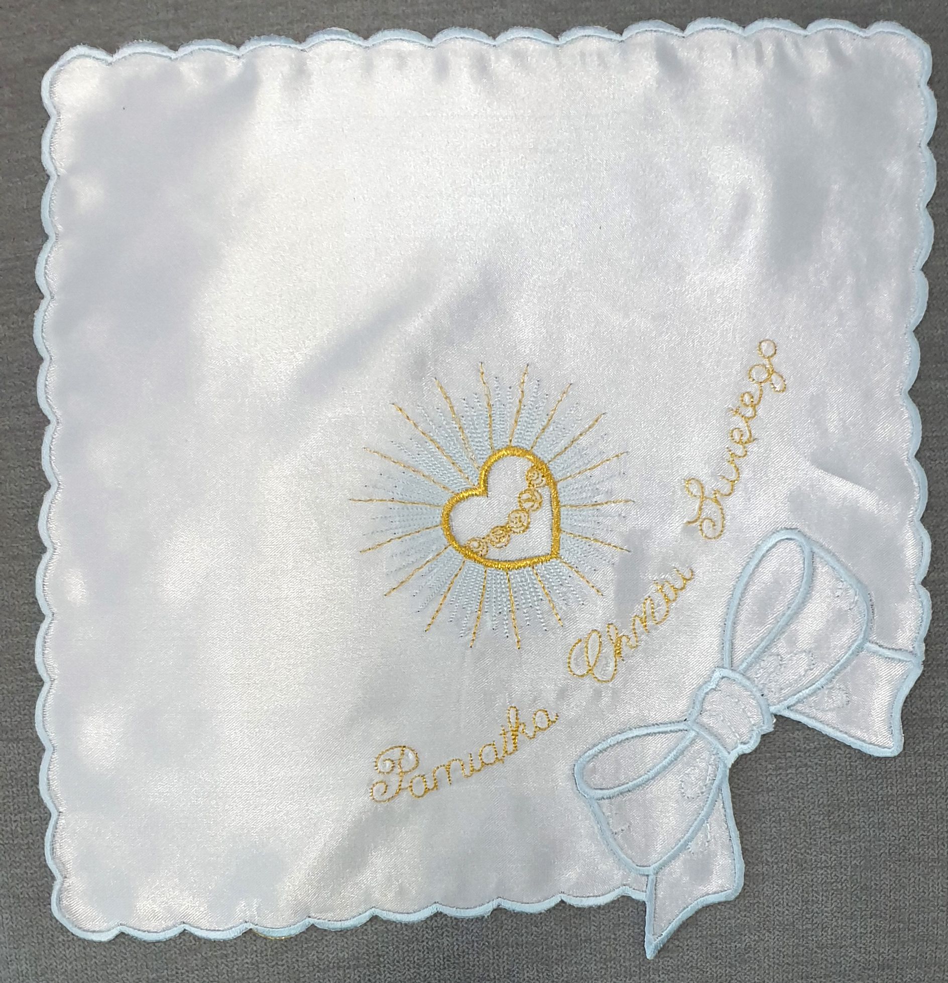 Szatka do chrztu haftowana (12)