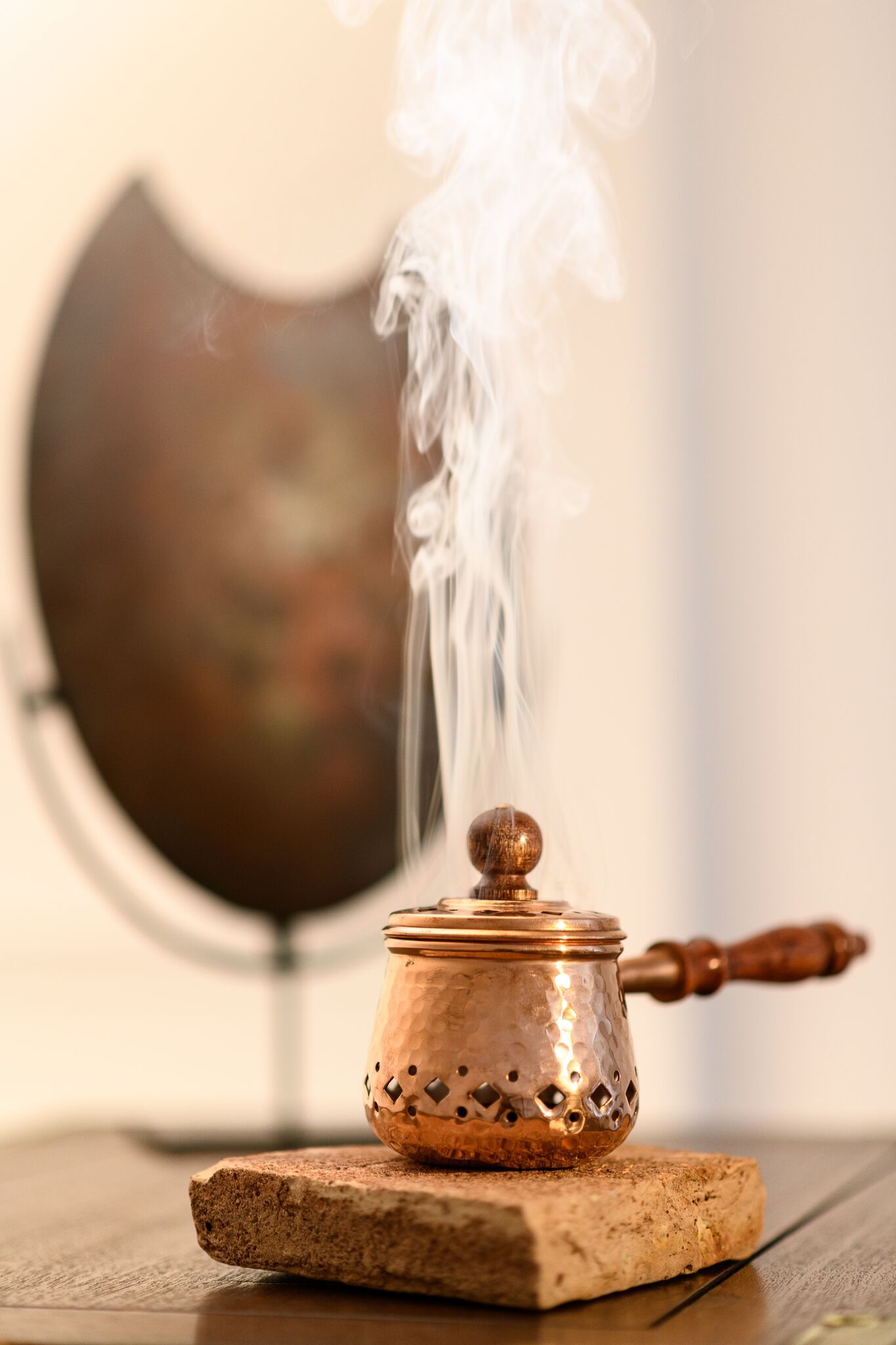 Kadzielnica z drewnianą rączką (2)