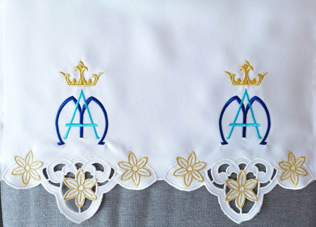 Obrus ołtarzowy haftowany - wzór maryjny (167)