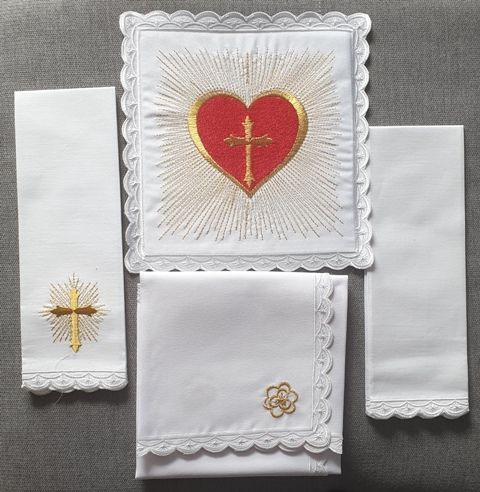 Bielizna kielichowa Serce Jezusa haft