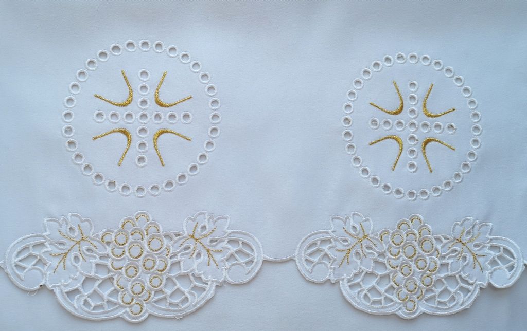 Obrus ołtarzowy haftowany - wzór eucharystyczny (184)