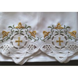 Obrus ołtarzowy haftowany - wzór eucharystyczny (109) - OBRUSY OŁTARZOWE - Nowość