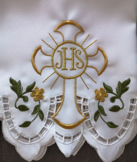 Obrus ołtarzowy haftowany - wzór eucharystyczny (135) - zdjęcie 3 - Obrus ołtarzowy haftowany - wzór eucharystyczny (135)