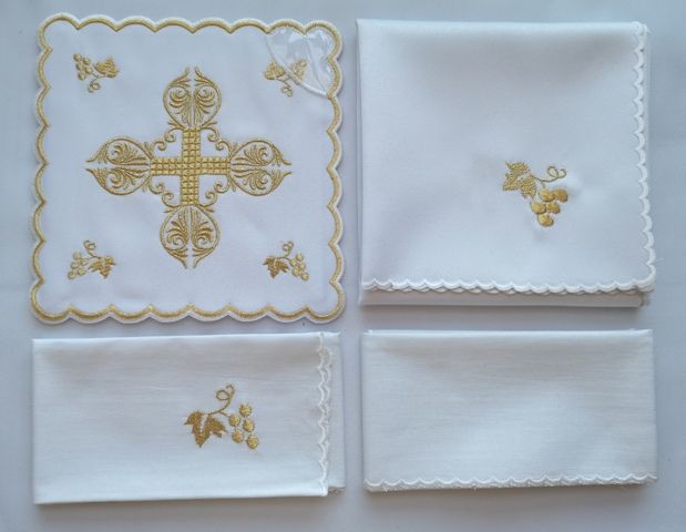 Bielizna kielichowa złoty krzyż - haft (135)