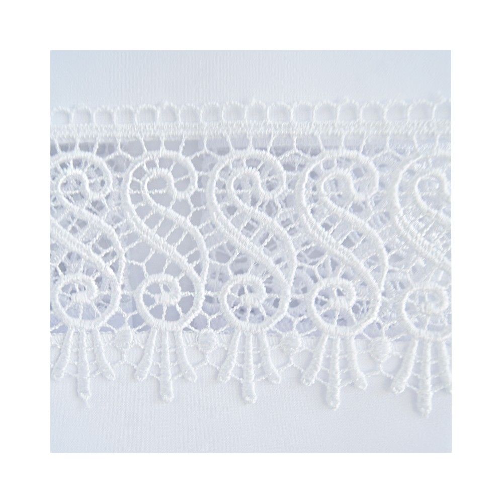 Komża kapłańska biała z gipiurą, zakładki - zdjęcie 2 - Komża kapłańska biała z gipiurą, zakładki