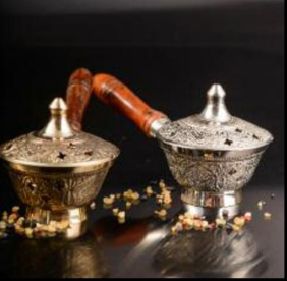 Kadzielnica domowa z drewnianą rączką - srebrna - zdjęcie 2 - Kadzielnica domowa z drewnianą rączką - srebrna