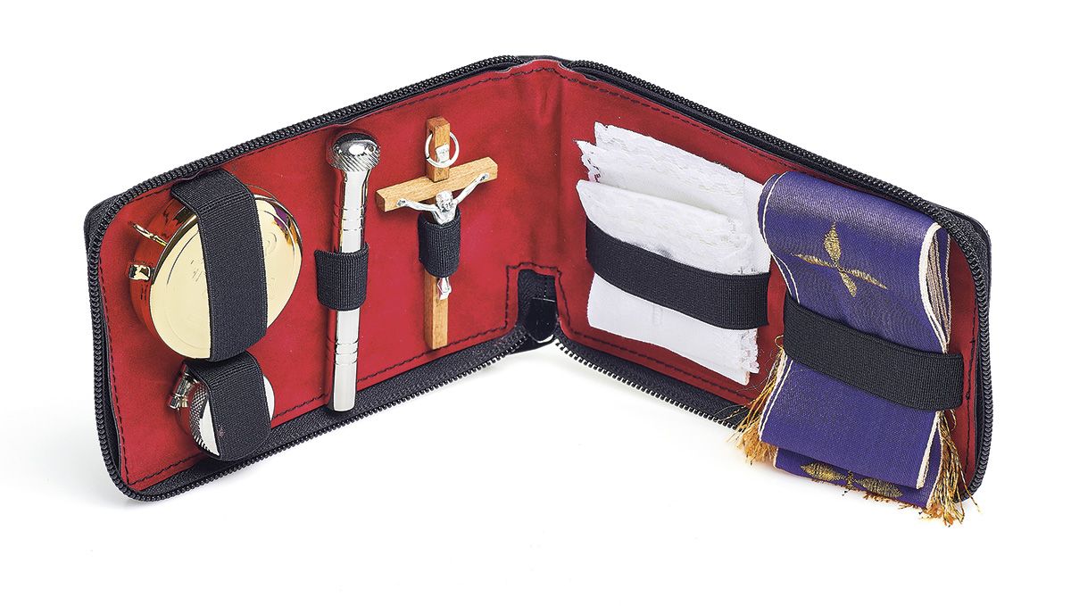 Bursa z wyposażeniem liturgicznym (11)