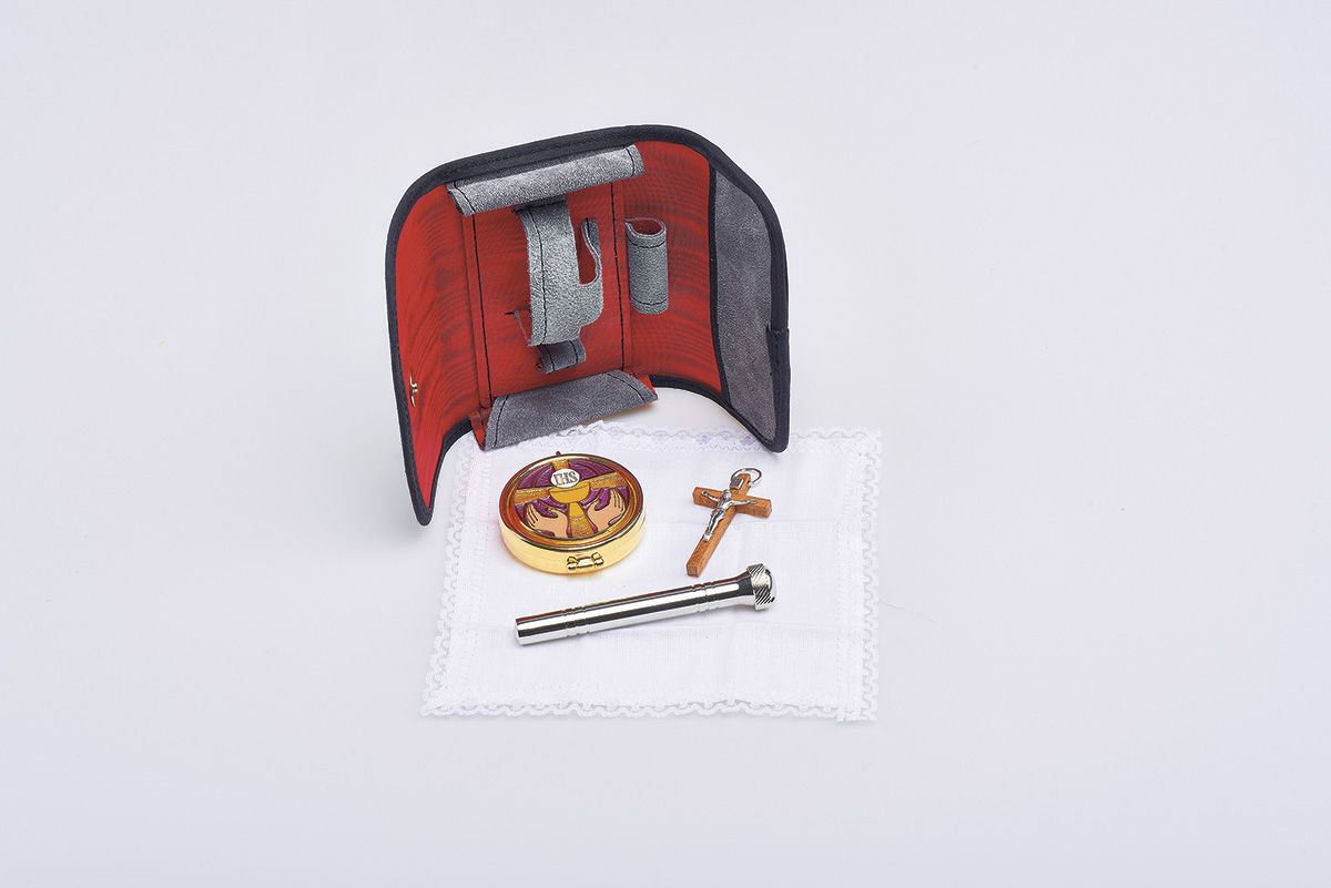 Bursa z wyposażeniem liturgicznym (17) - zdjęcie 2 - Bursa z wyposażeniem liturgicznym (17)