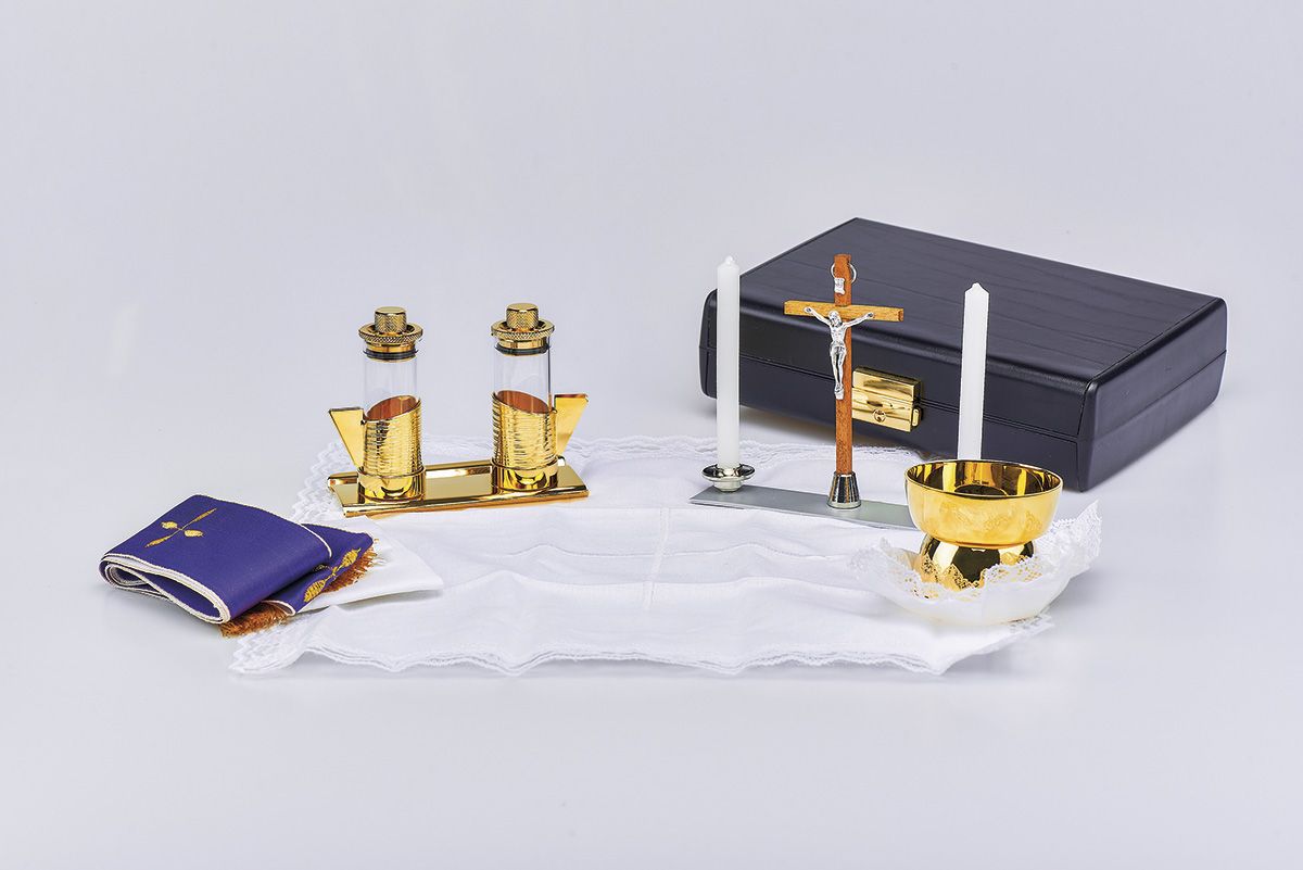 Komplet podróżny dla kapłana - walizka celebransa (11)