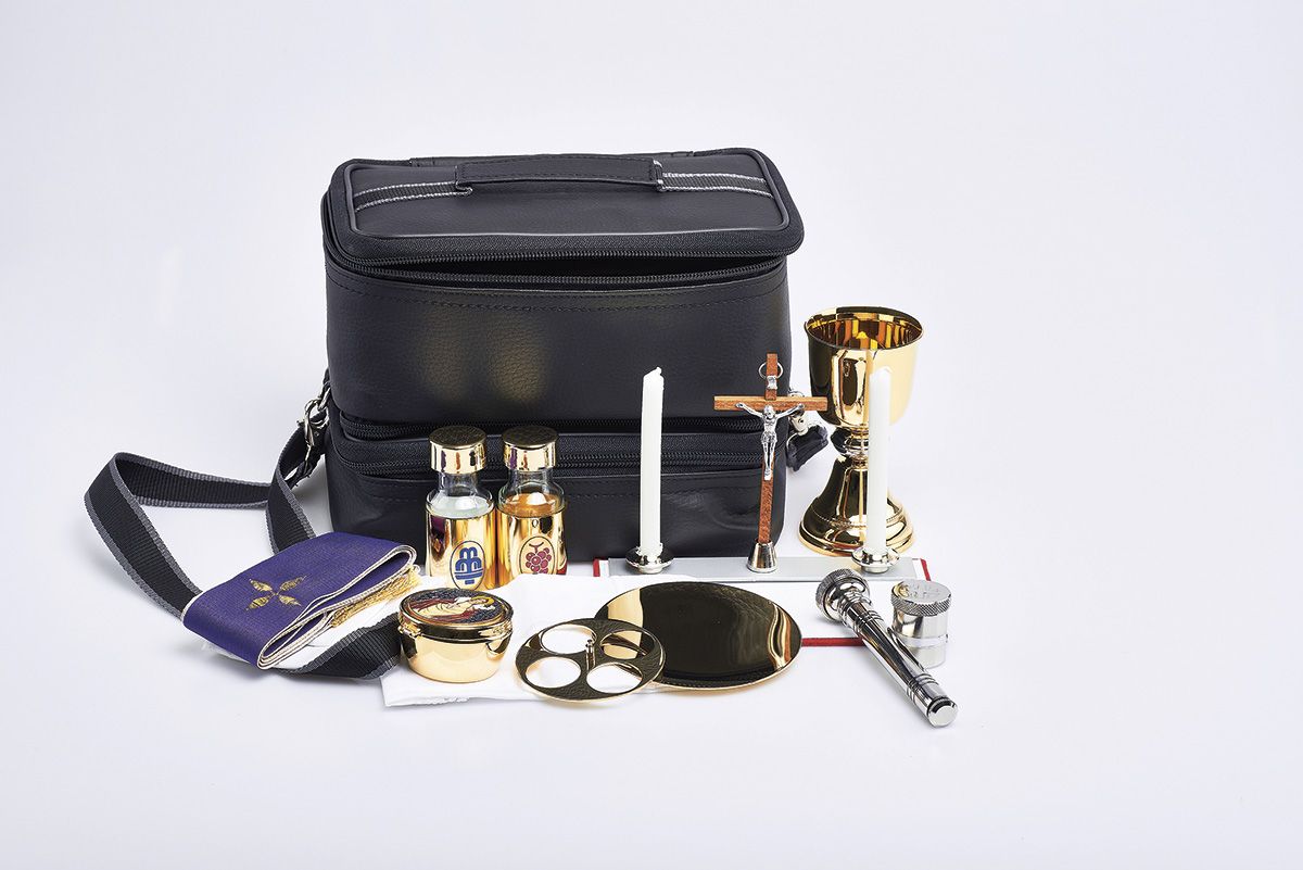 Komplet podróżny dla kapłana - walizka celebransa (19)