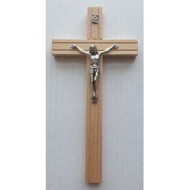 Krzyż drewniany wiszący, frezowany 20,5 cm