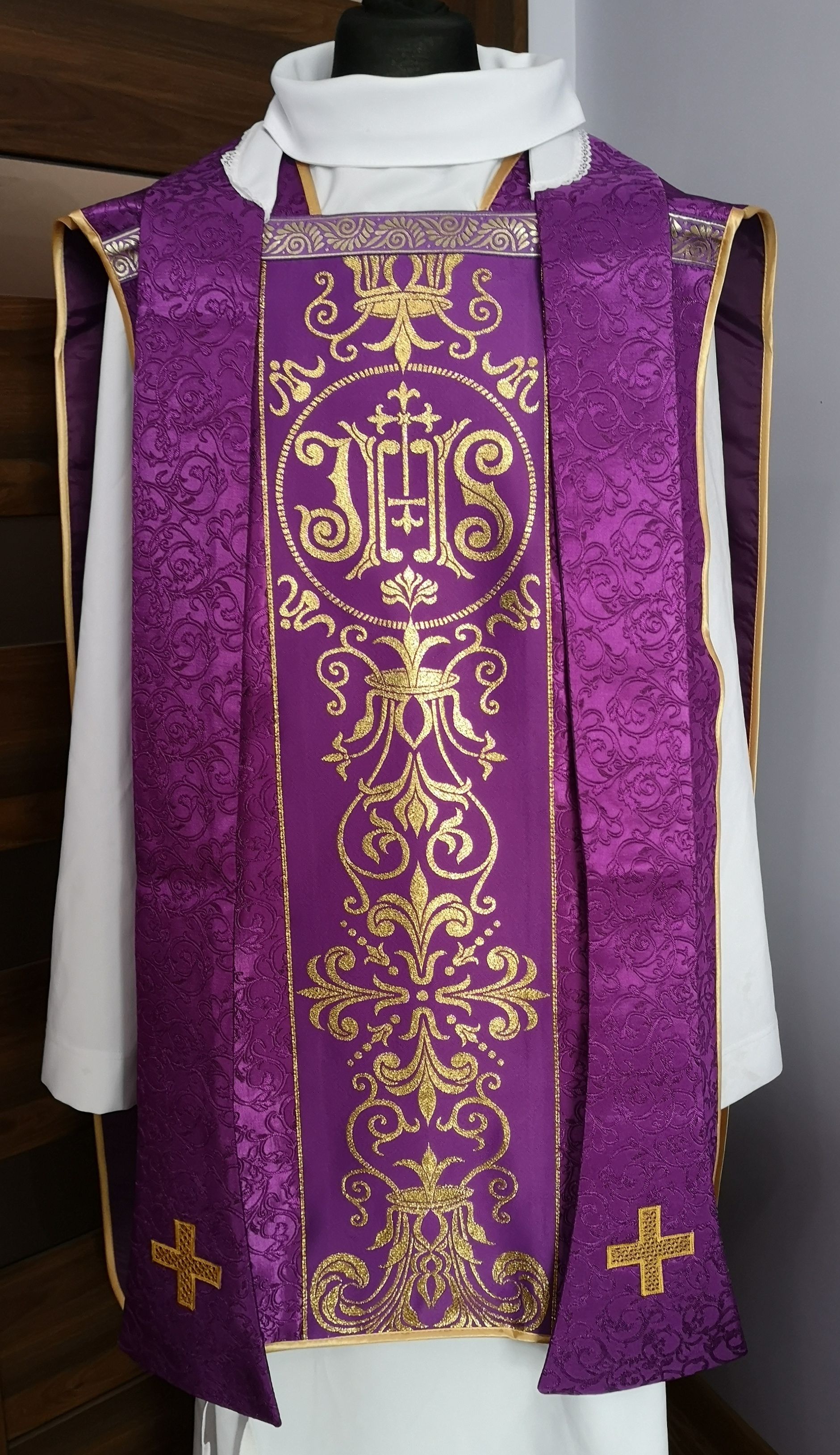 Ornat rzymski (9) - adamaszek - zdjęcie 5 - Ornat rzymski (9) - adamaszek