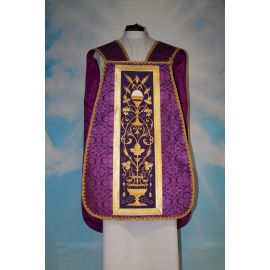 Chasuble with computer-embroidered band (2)