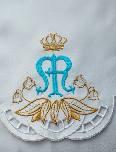 Obrus Maryjny haftowany (79) - zdjęcie 2 - Obrus Maryjny haftowany (79)