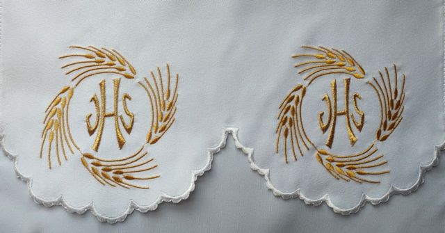 Obrus ołtarzowy haftowany - wzór eucharystyczny (138)