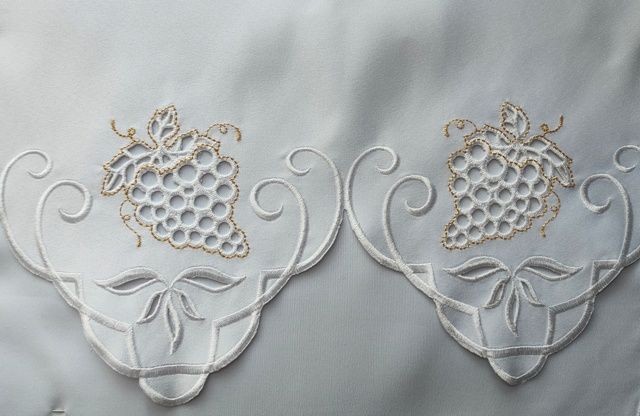 Obrus ołtarzowy haftowany - wzór eucharystyczny (128)