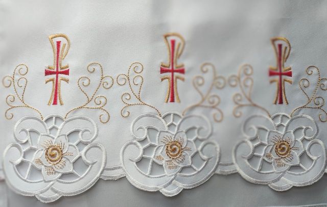 Obrus ołtarzowy haftowany - wzór eucharystyczny (220)