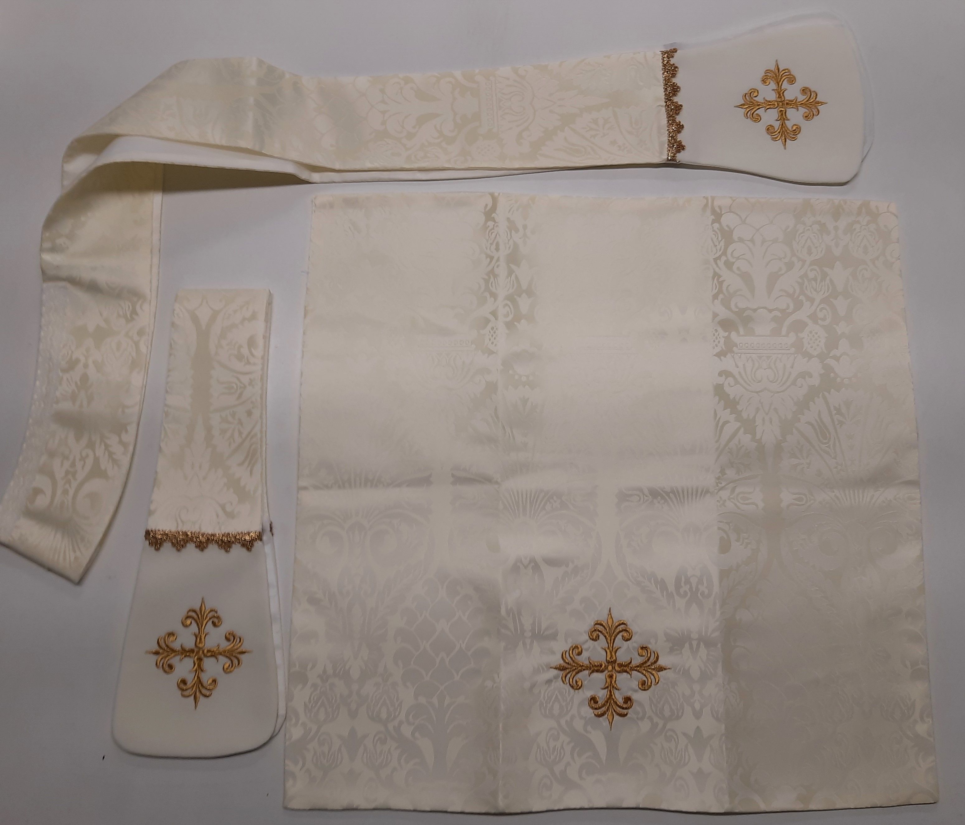 Ornat rzymski haftowany z wizerunkiem Świętego Józefa (7) - zdjęcie 3 - Ornat rzymski haftowany z wizerunkiem Świętego Józefa (7)