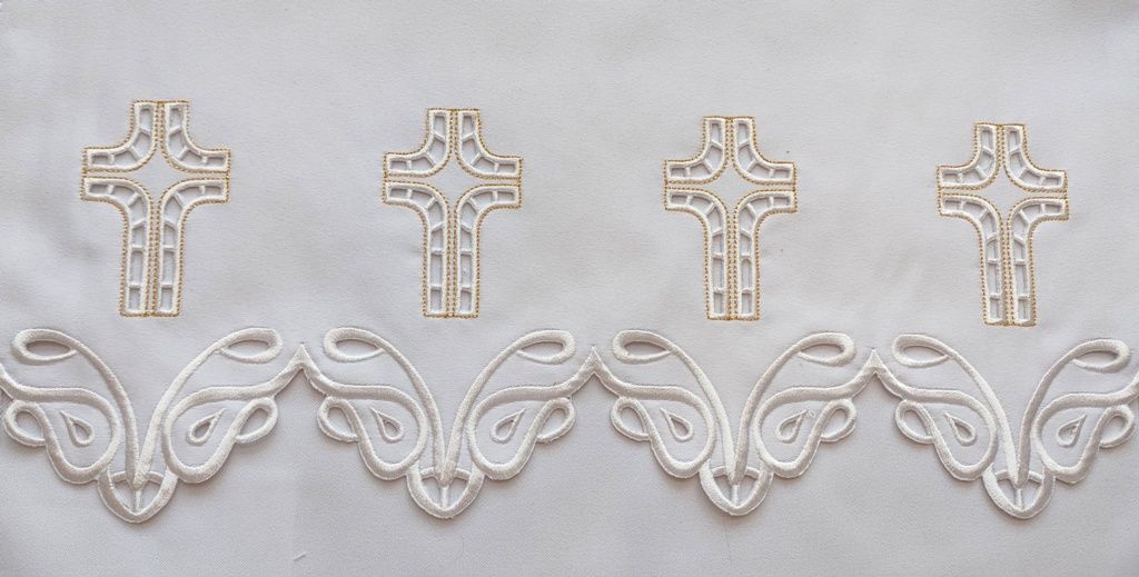 Obrus ołtarzowy haftowany - wzór eucharystyczny (102)