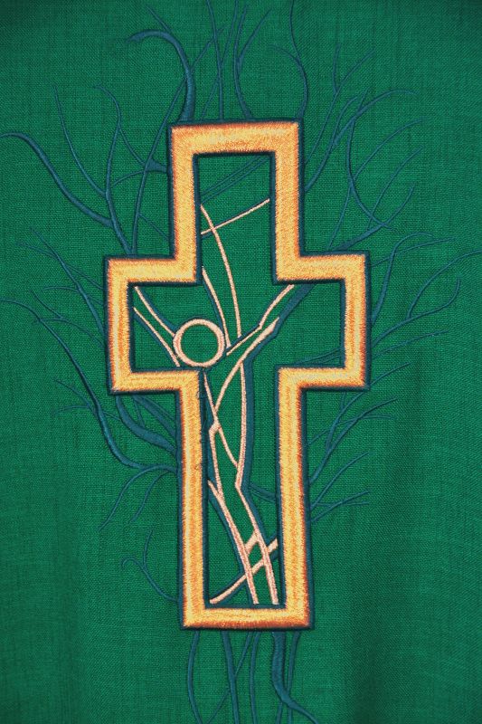 Ornat haftowany zielony  - krzyż (10) - zdjęcie 2 - Ornat haftowany zielony  - krzyż (10)
