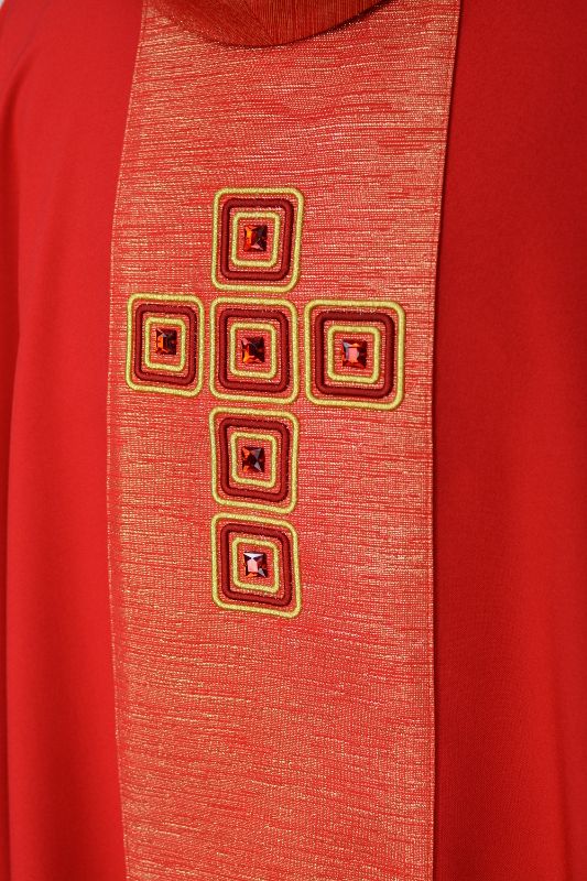 Ornat haftowany czerwony - ozdobne kamienie (11) - zdjęcie 2 - Ornat haftowany czerwony - ozdobne kamienie (11)