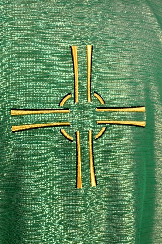 Ornat zielony haftowany - krzyż (18) - zdjęcie 2 - Ornat zielony haftowany - krzyż (18)