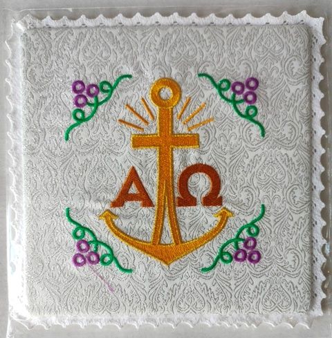 Palka haftowana ecru, srebrne wzory - Alfa i Omega