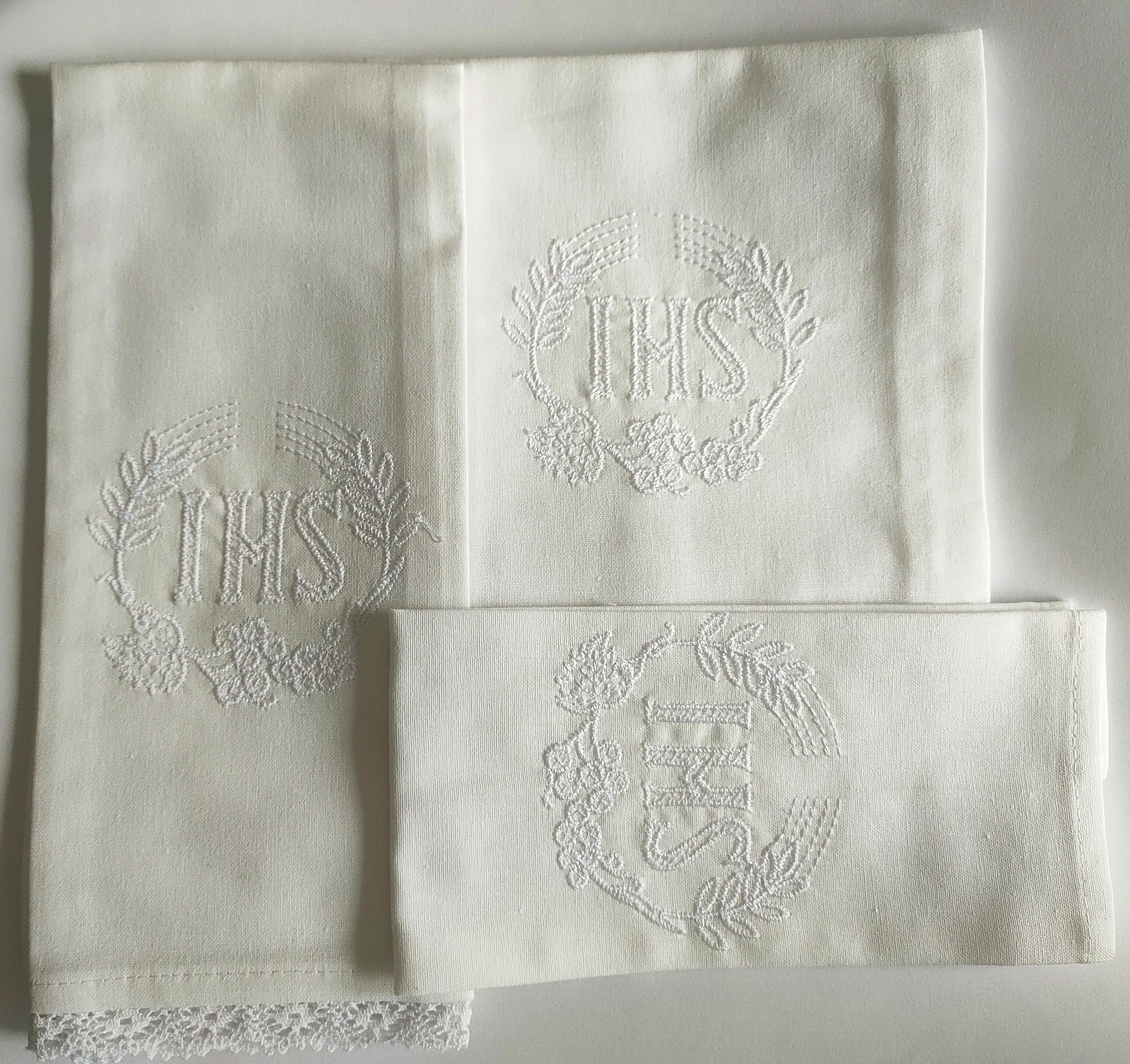 Bielizna kielichowa haft biały IHS (21)