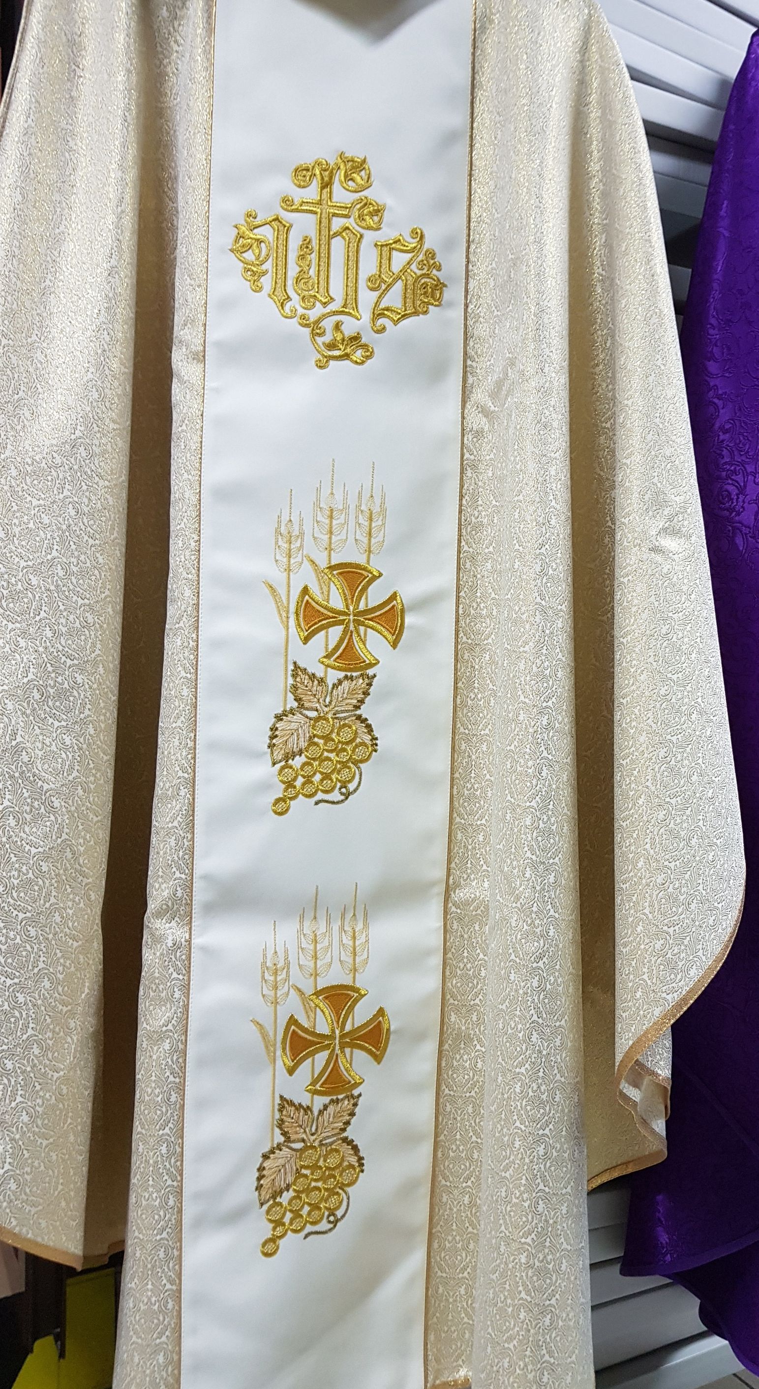 Ornat haftowany Michał Archanioł - zdjęcie 3 - Ornat haftowany Michał Archanioł