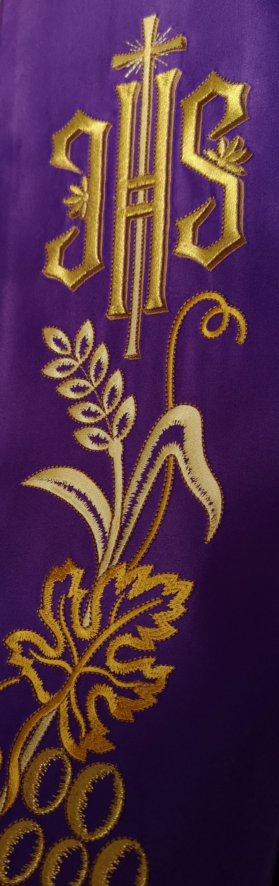 Stuła haftowana wielkopostna, fioletowa - IHS + winogrona (3) - zdjęcie 2 - Stuła haftowana wielkopostna, fioletowa - IHS + winogrona (3)