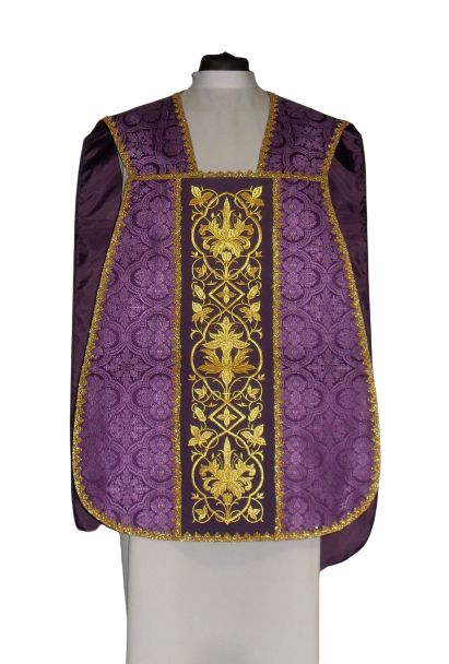 Ornat rzymski fioletowy, rozeta IHS  (57) - zdjęcie 2 - Ornat rzymski fioletowy, rozeta IHS  (57)